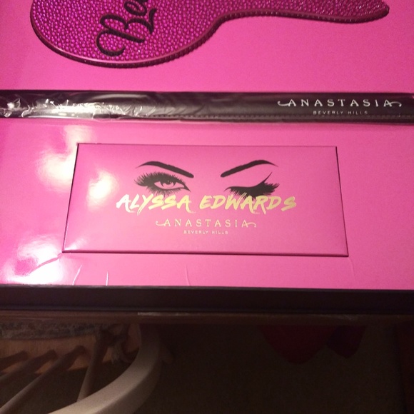 ALYSSA EDWARDS PR BOX - Picture 2 of 2